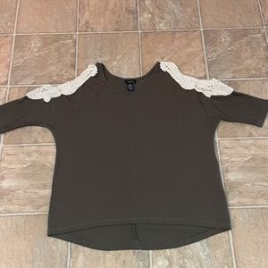 rue 21 cold shoulder top